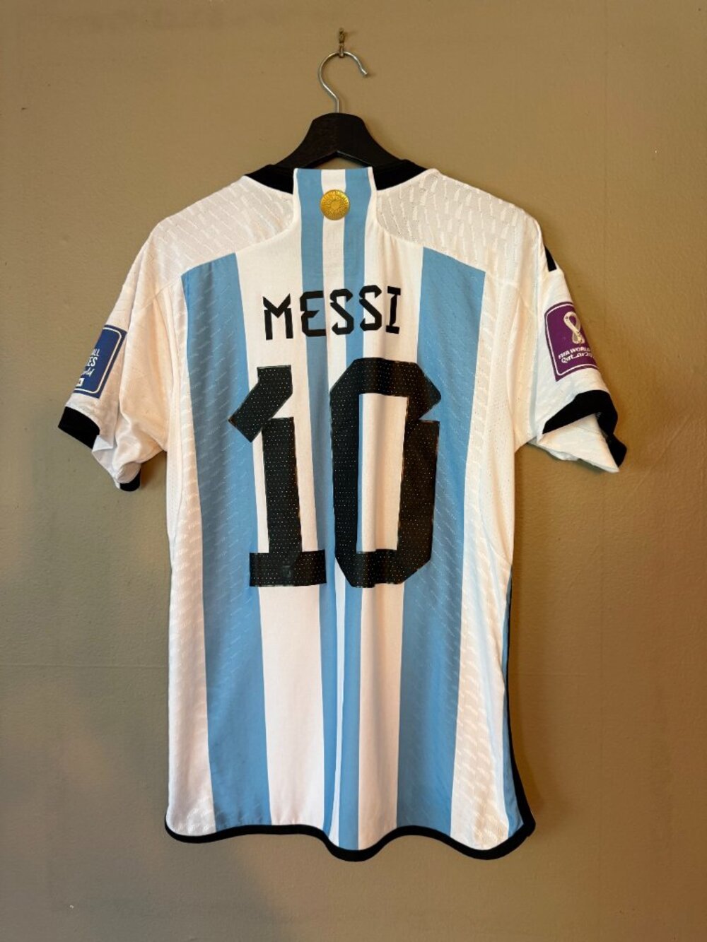 Adidas Argentina Messi #10 2022 World Champions Authentic Jersey L